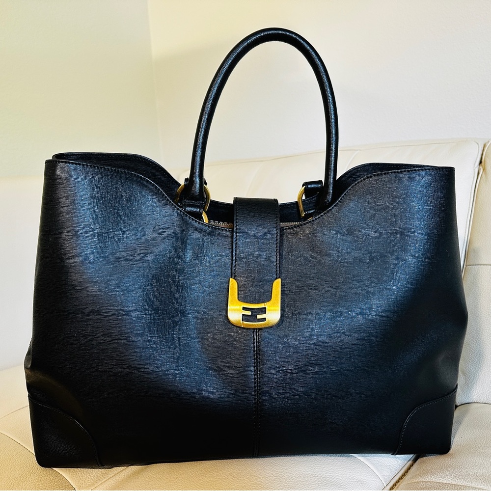 Fendi shoulder bag, black.